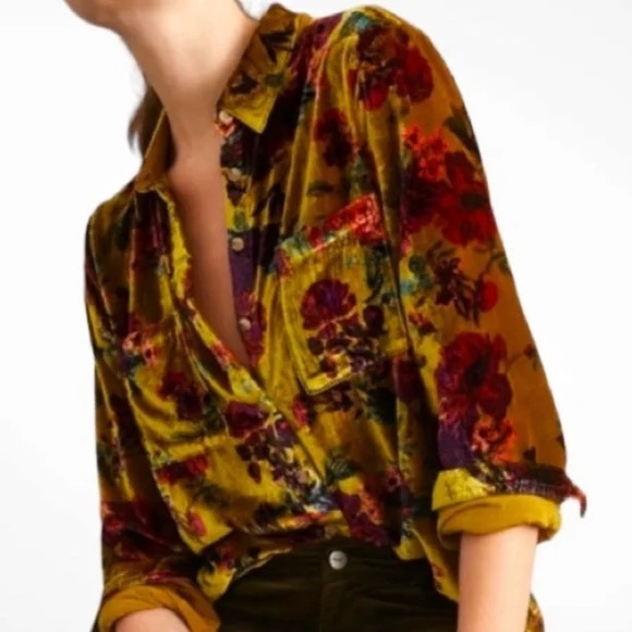 Pilcro/ Anthropologie Floral Velvet Women Top - Picture 2 of 4